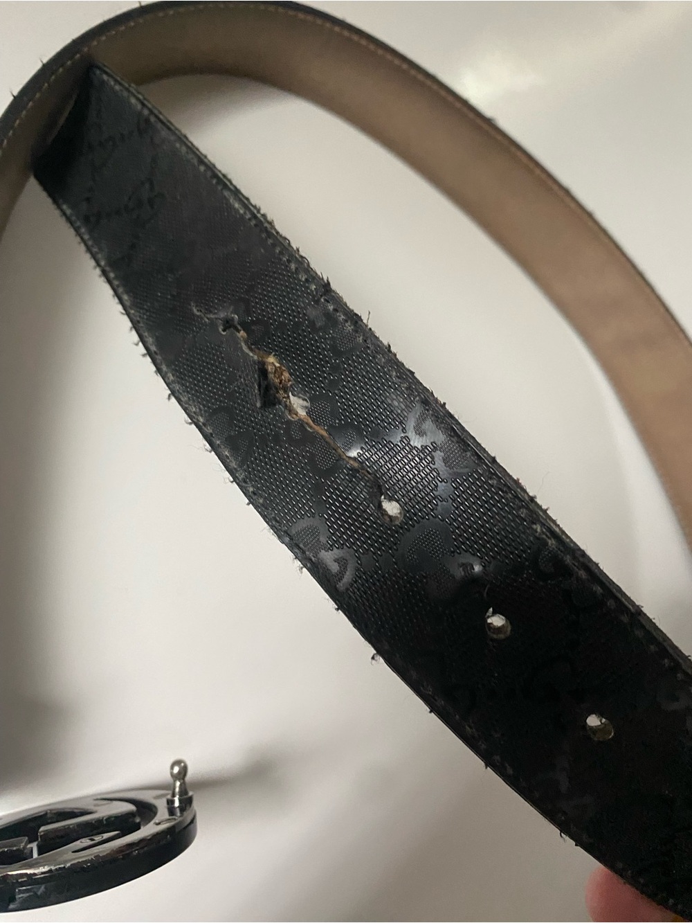 Black Gucci Belt 32-36 - Picture 5 of 8
